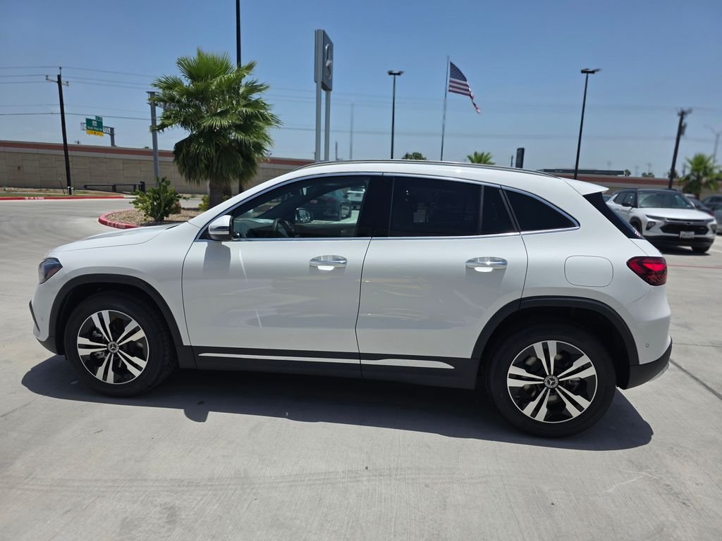 New 2026 Polar White Mercedes-Benz GLA 250 image 4