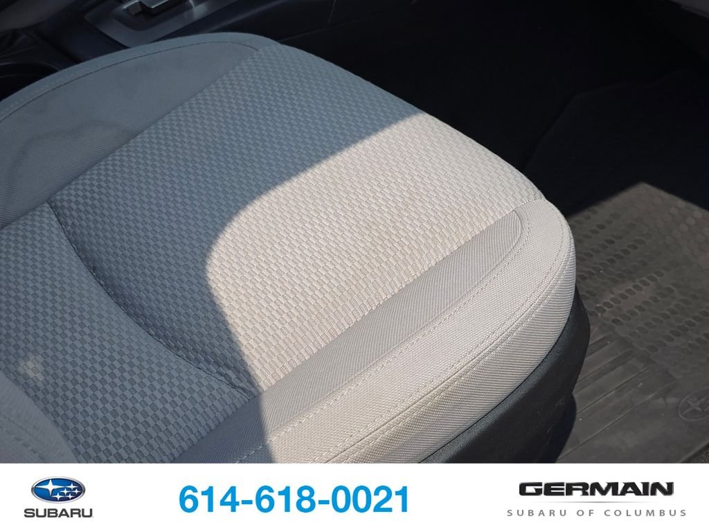 Used 2017 White Subaru 2.5i Premium image 28