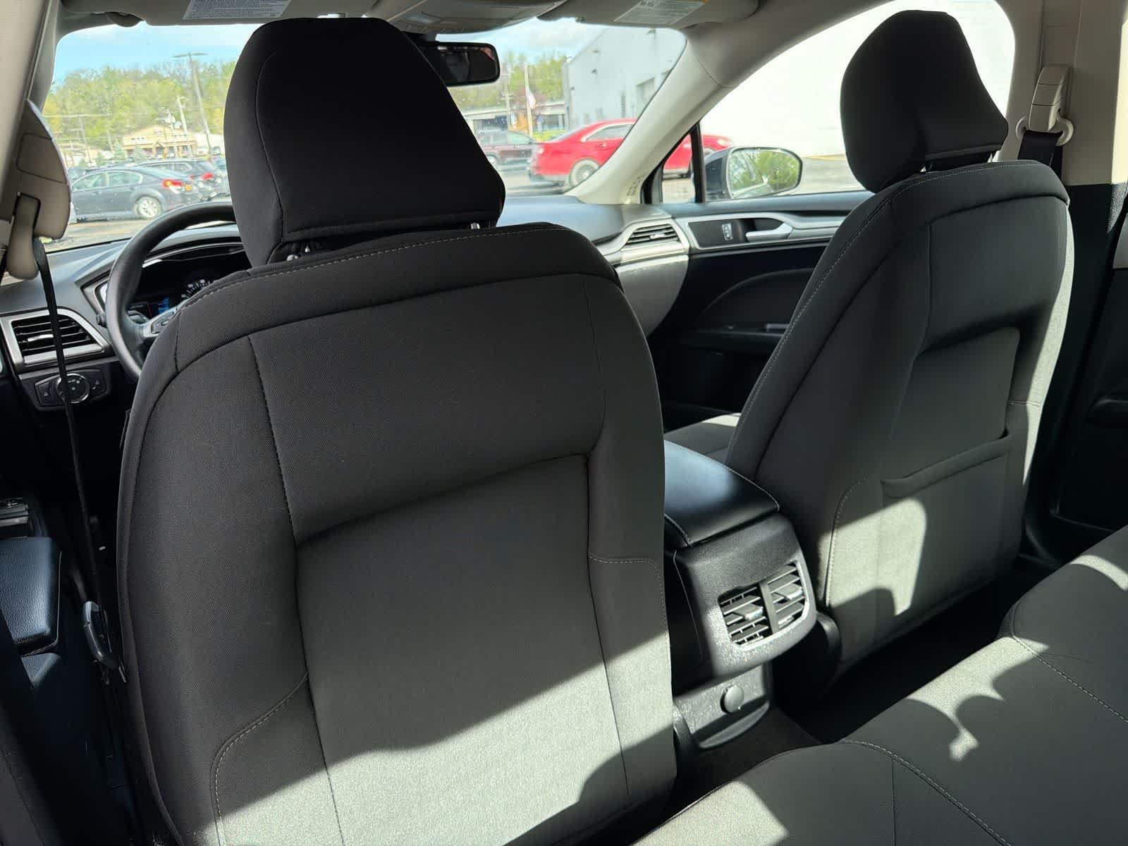 Used 2020 Alto Blue Metallic Tinted Clearcoat Ford SE image 19