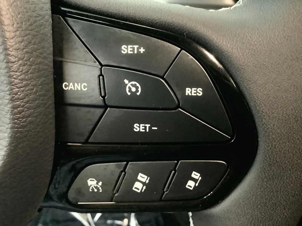2026 Chrysler Pacifica Select - Photo 17