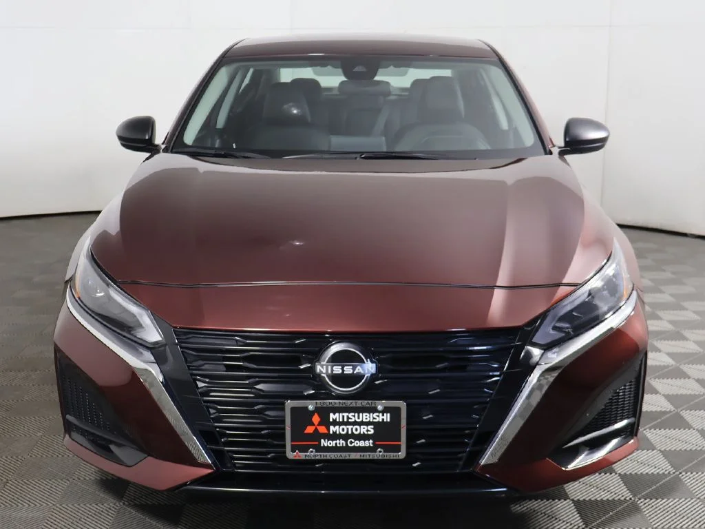 Used 2024 Red Nissan 2.5 SV image 8