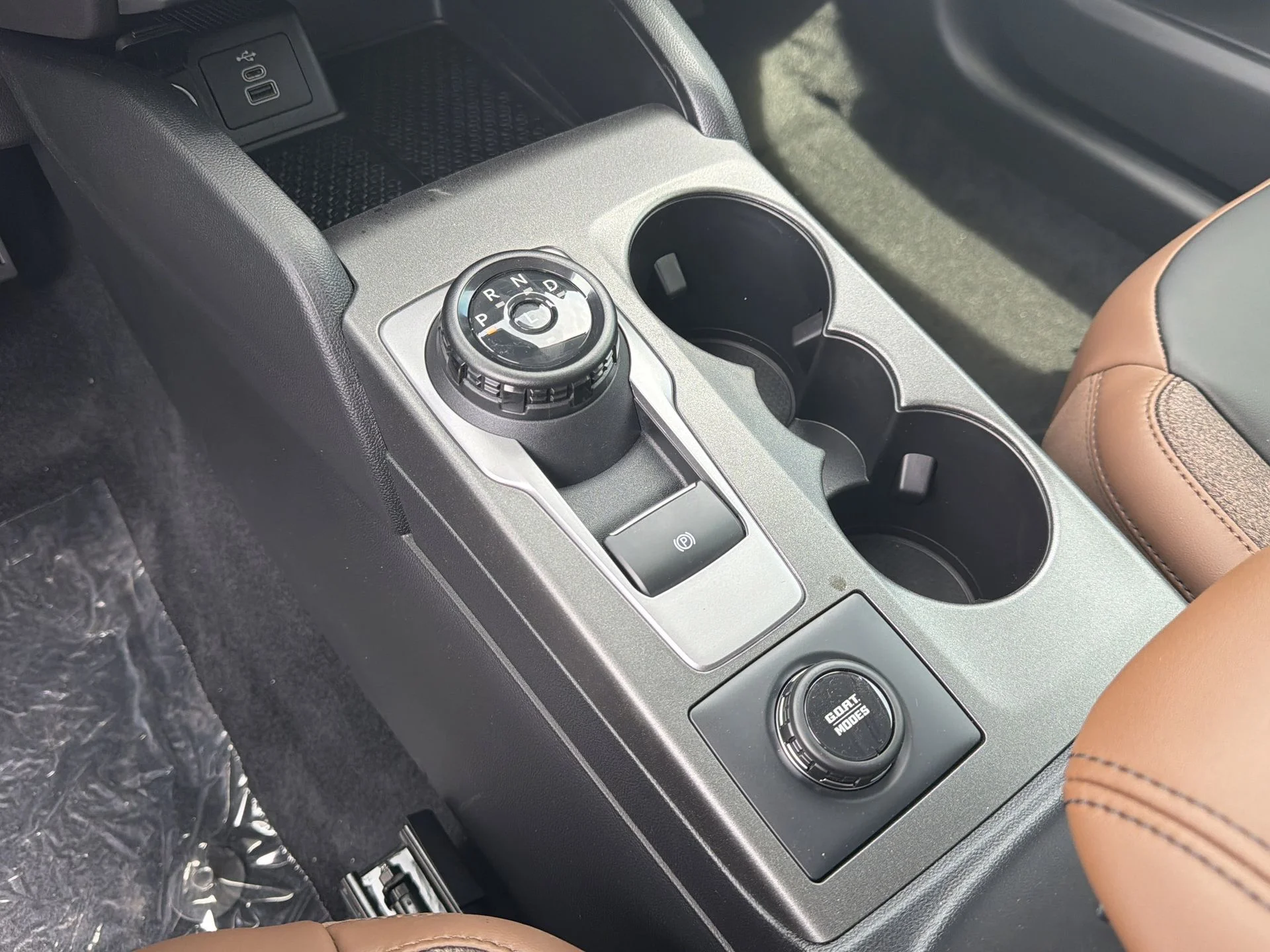 New 2026 Carbonized Gray Metallic Ford Outer Banks® image 14