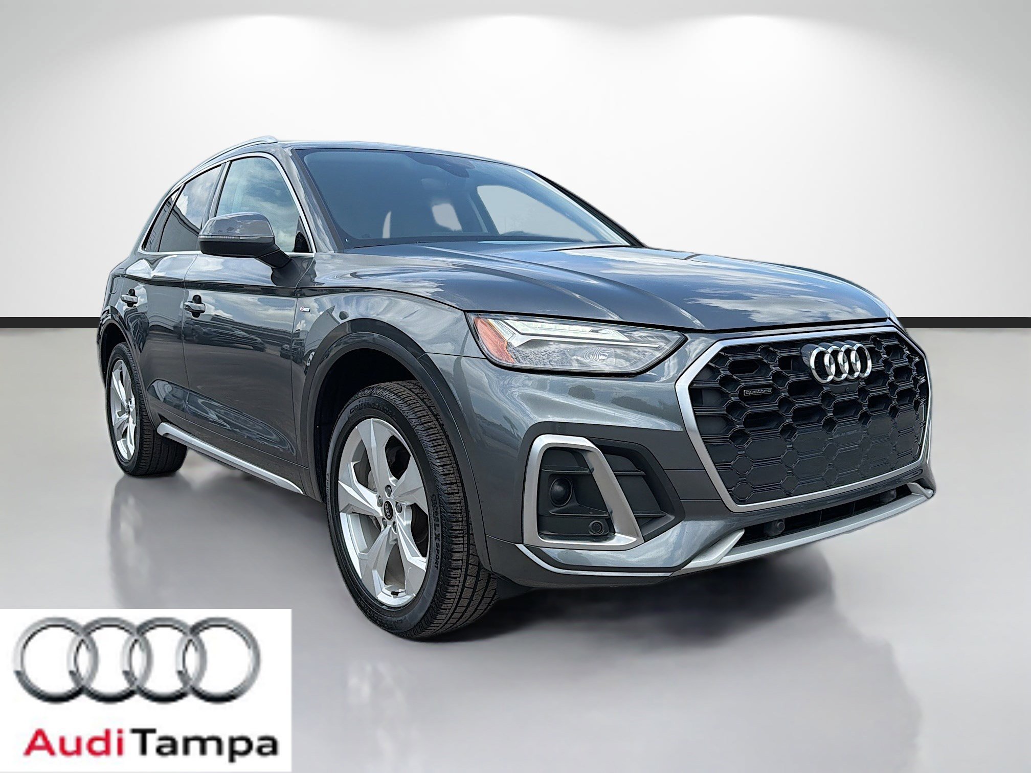 2022 Audi Q5 45 Premium Plus's photo