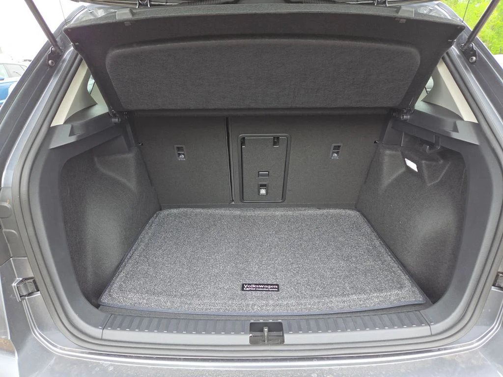 New 2026 Platinum Gray Metallic Volkswagen 1.5T SEL image 5