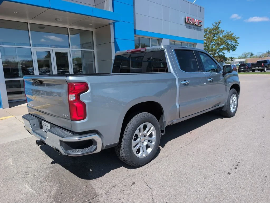 2025 Chevrolet Silverado 1500 LTZ - Photo 8