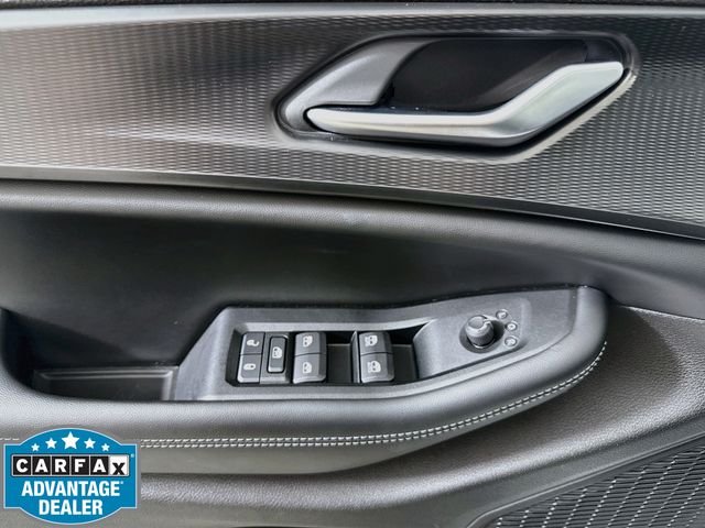 Used 2023 Silver Jeep Altitude image 17