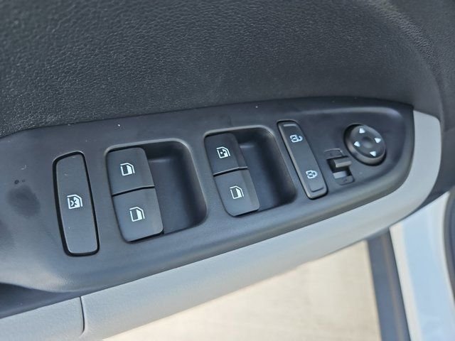 2025 Hyundai Venue SEL - Photo 16