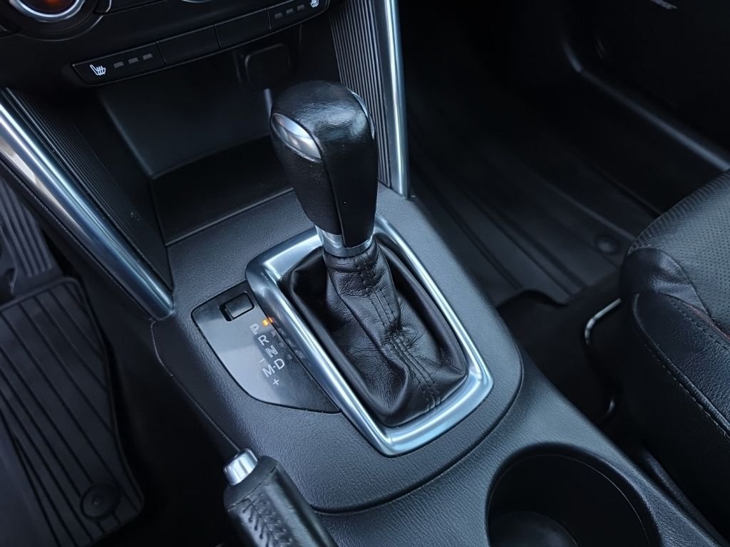 Used 2015 White Mazda Grand Touring image 17