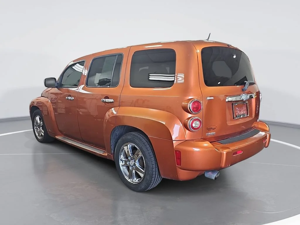 Used 2008 SUNBURST ORANGE II METALLIC Chevrolet LT image 6