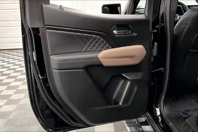 Used 2023 Onyx Black GMC Denali image 22