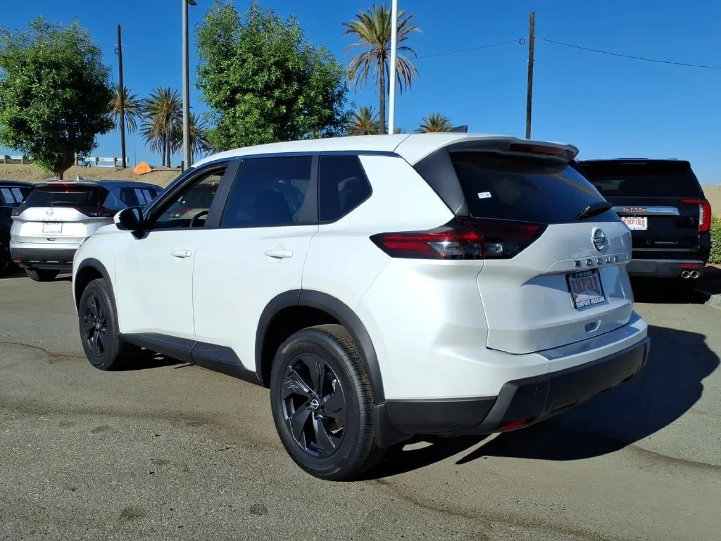 New 2026 Everest White Pearl TriCoat Nissan SV image 6