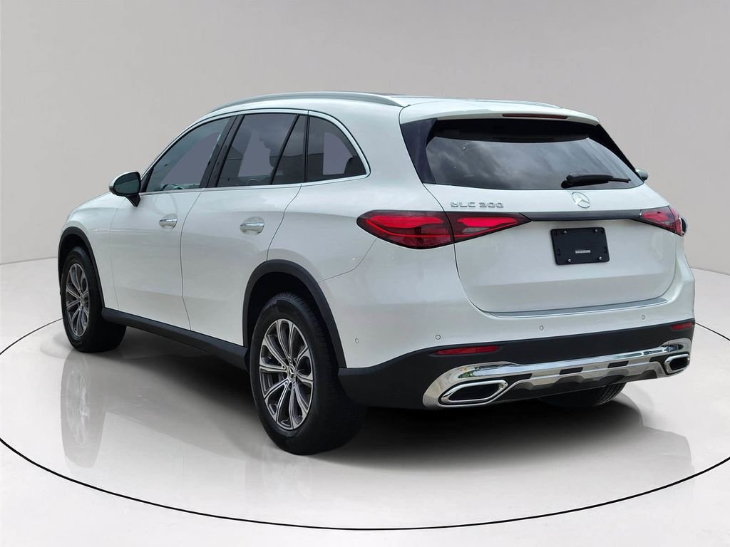 Certified Used 2023 White Mercedes-Benz GLC 300 image 4
