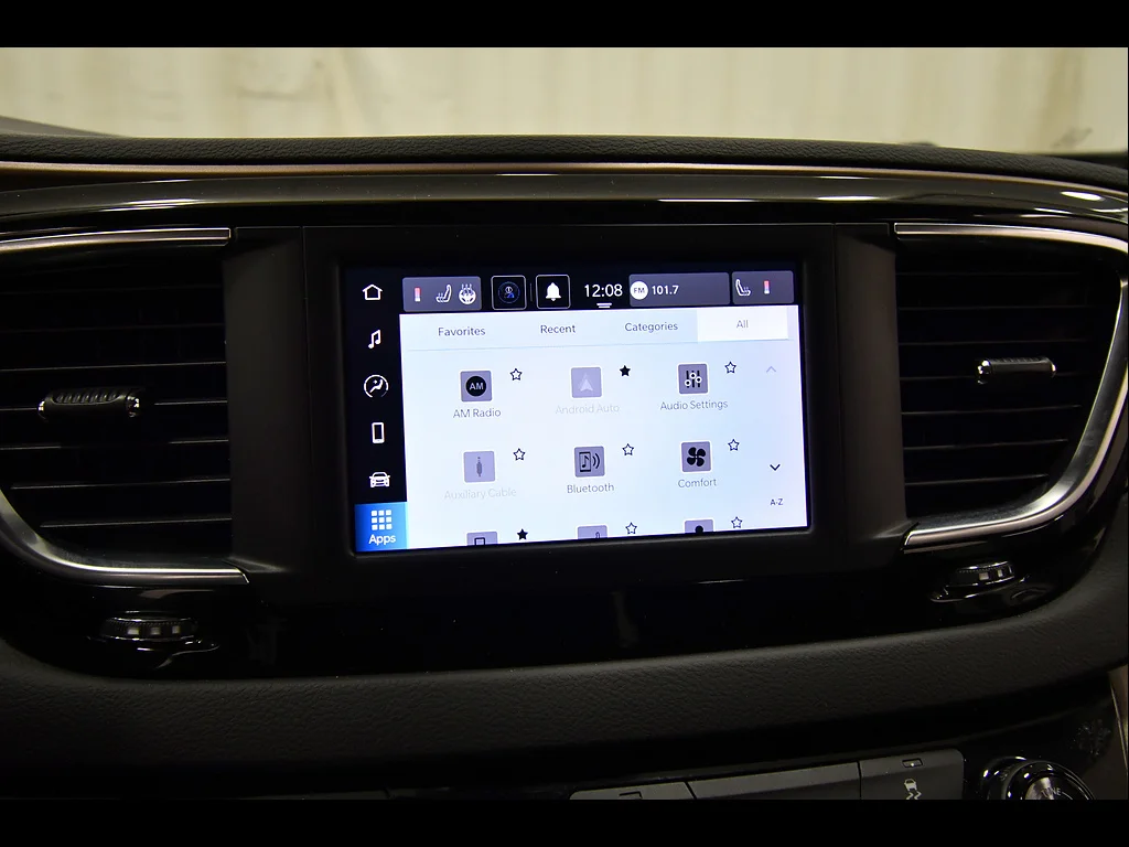 2024 Chrysler Voyager LX - Photo 22