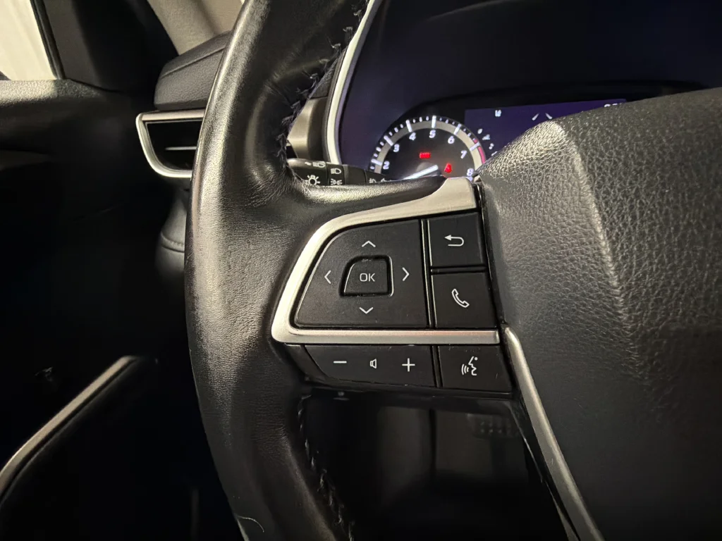 Used 2022 Blue Toyota XLE image 17