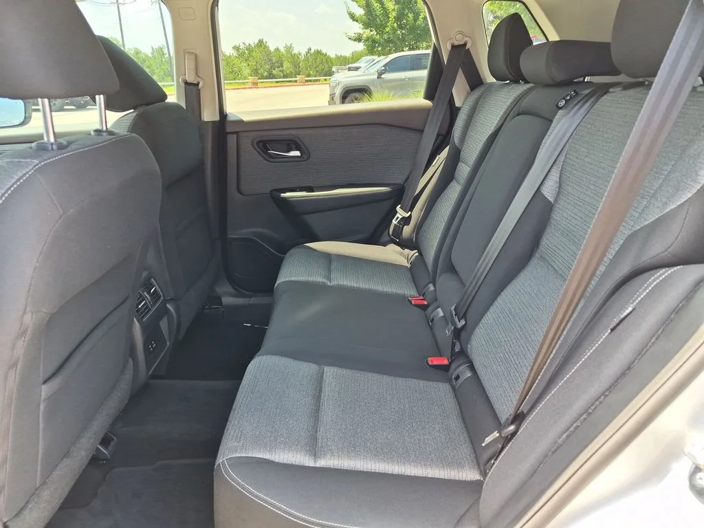 Used 2021 Silver Nissan SV image 33