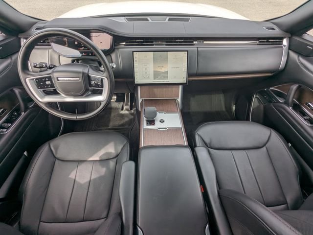 Used 2024 White Land Rover SE image 15