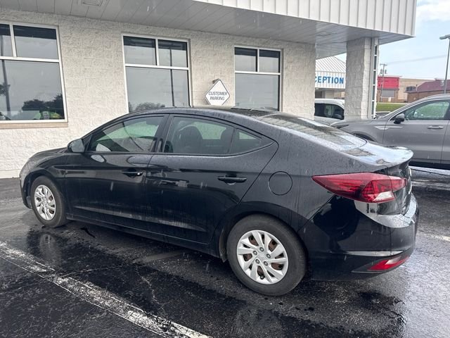 Used 2020 Phantom Black Hyundai SE image 3