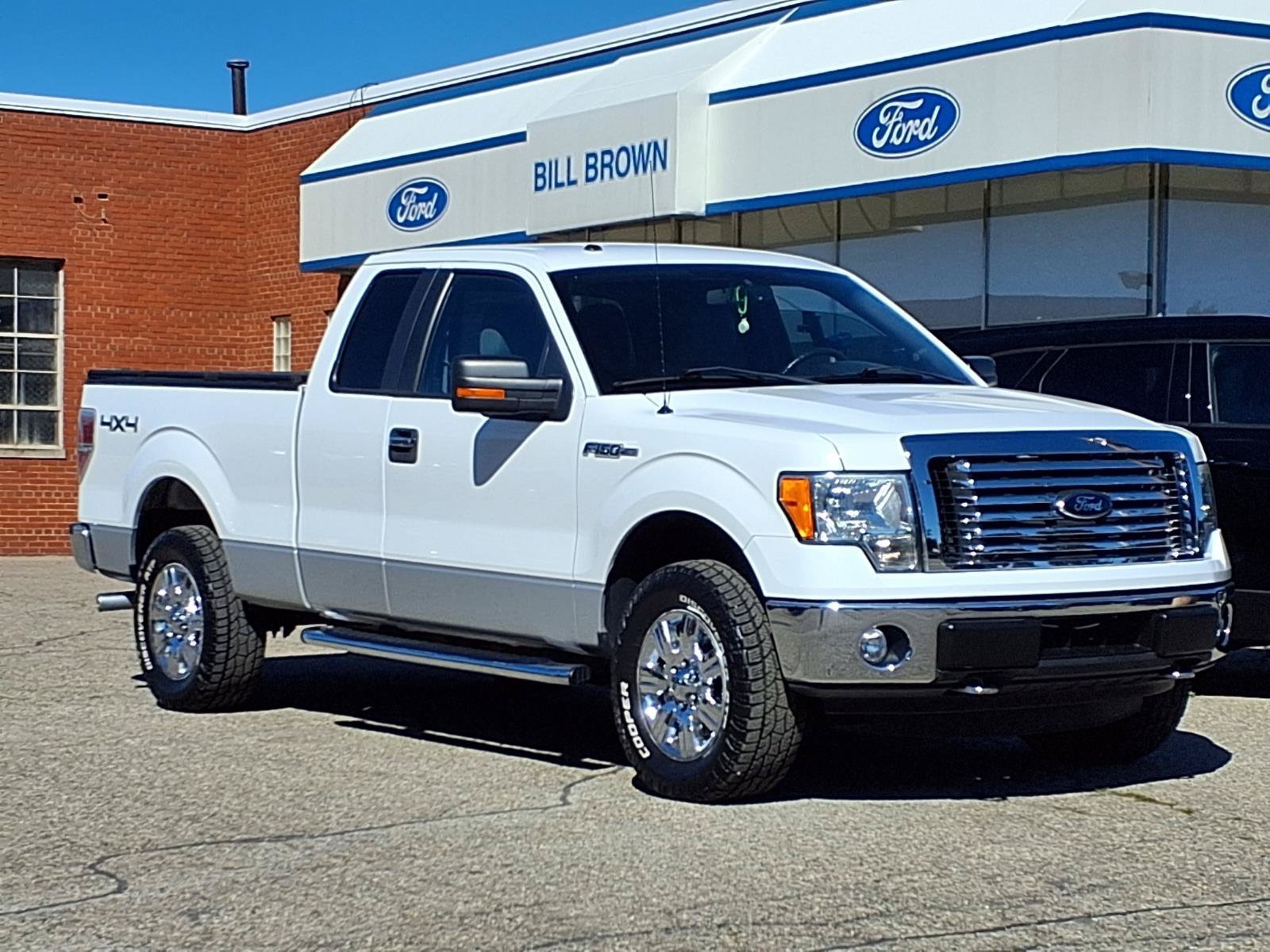 Used 2012 Oxford White Ford XL image 1