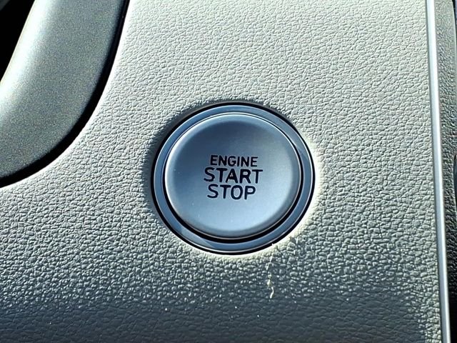 Used 2022 Quartz White Hyundai SEL image 28