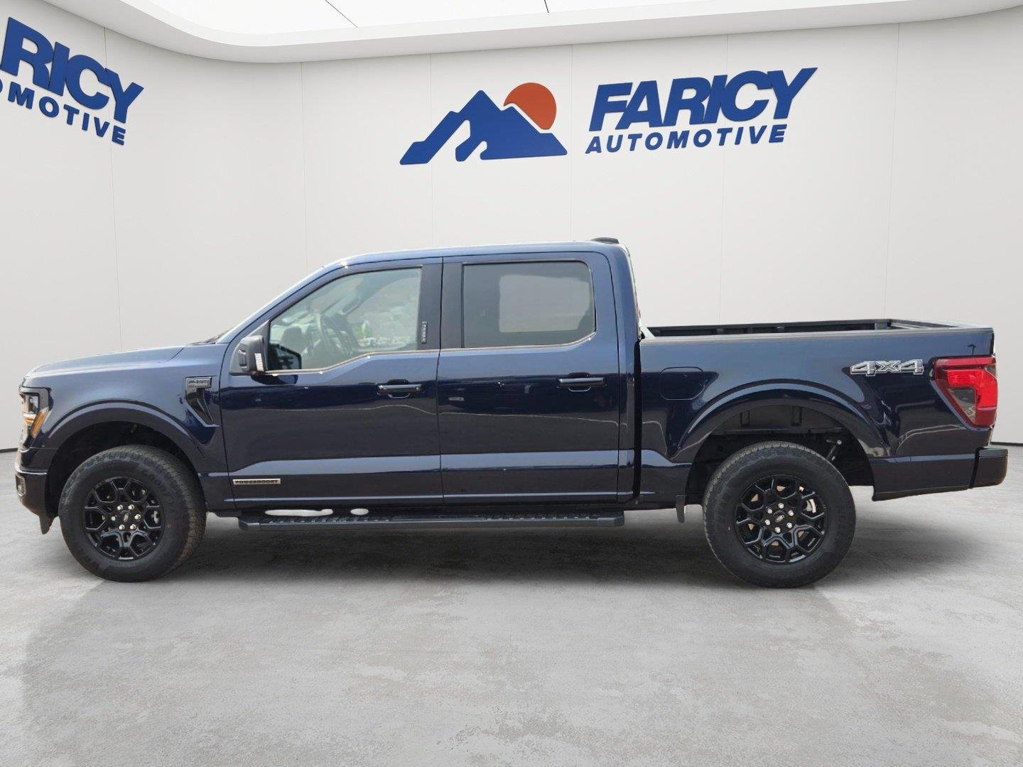 Used 2024 Blue Ford XLT image 8