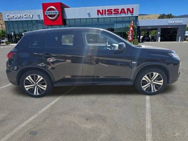 Used 2024 Silver Mitsubishi  image 7