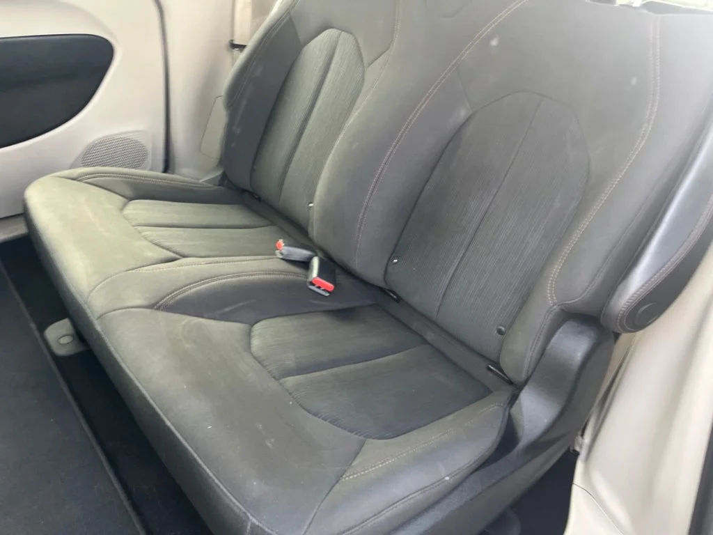Used 2019 Billet Silver Metallic Chrysler L image 15