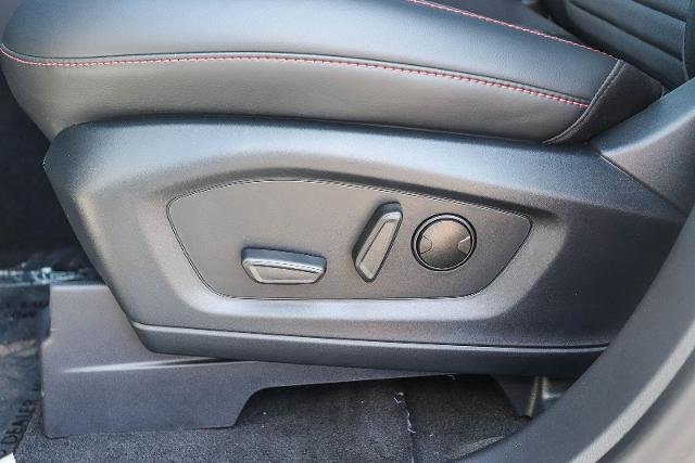 New 2026 Star White Metallic Tri-Coat Ford ST-Line image 47