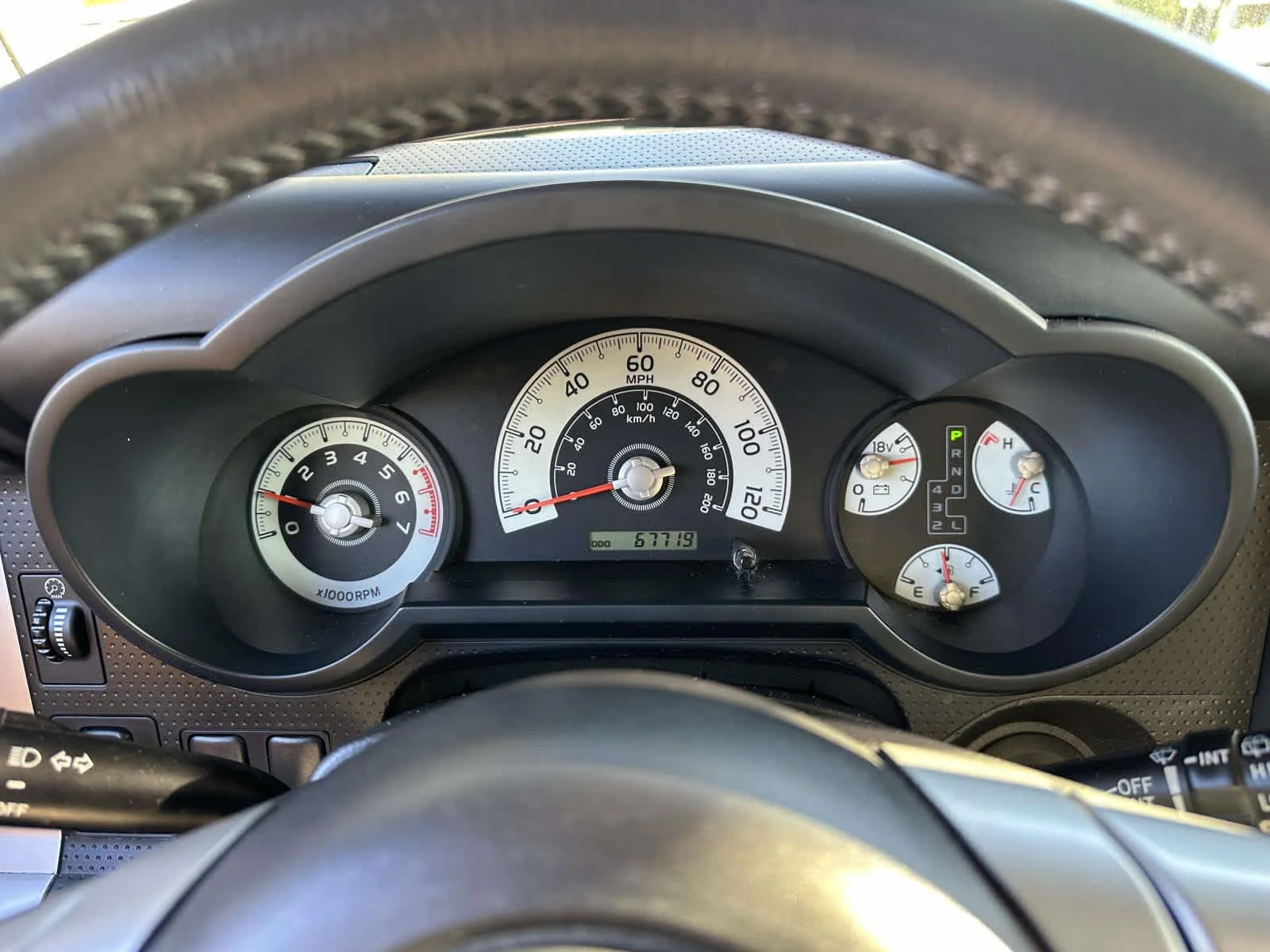 Used 2007 White / Sun Fusion Toyota  image 30