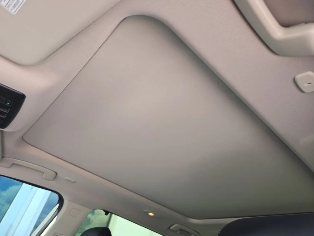 Used 2023 Gold Nissan Platinum image 19