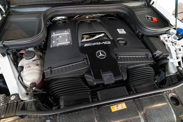 New 2026 MANUFAKTUR Moonlight White Metallic Mercedes-Benz GLS 63 AMG® image 84