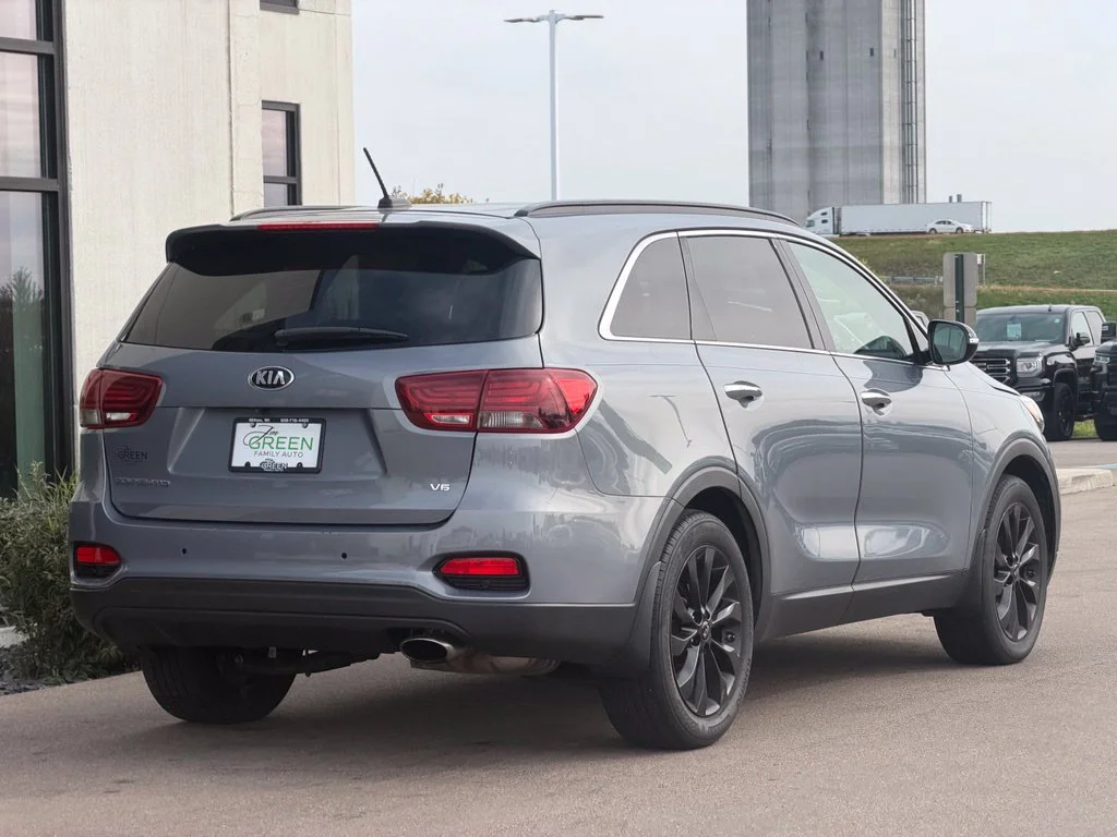 Used 2019 Silver Kia S image 2