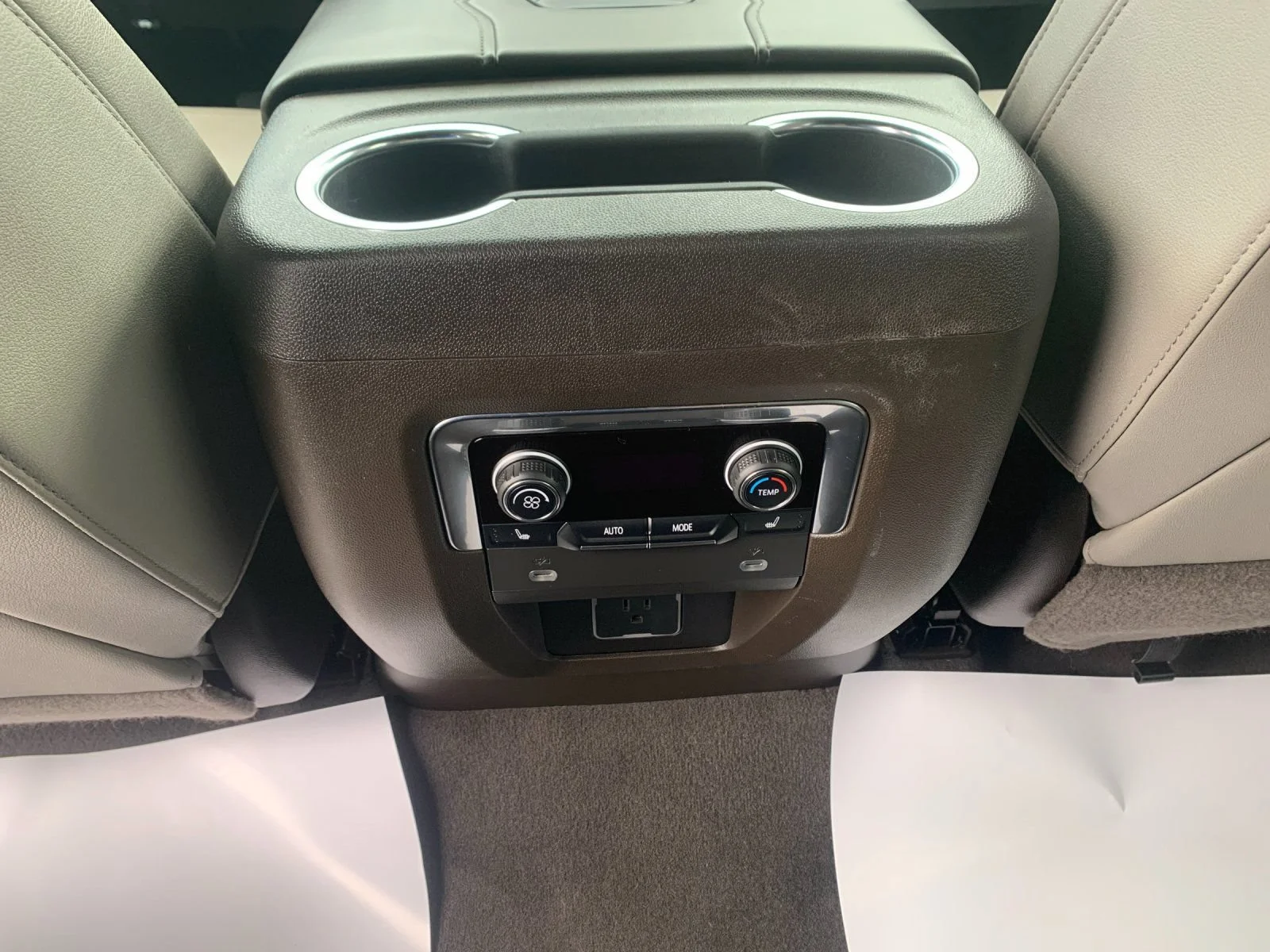Used 2023 Summit White Chevrolet Z71 image 14