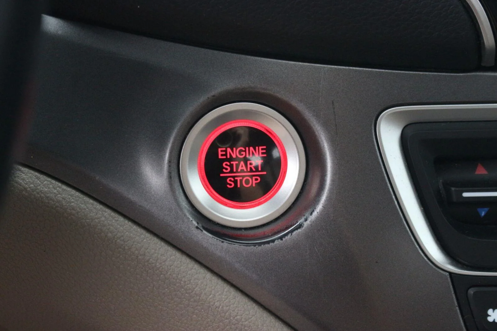 Used 2020 White Honda EX-L image 29