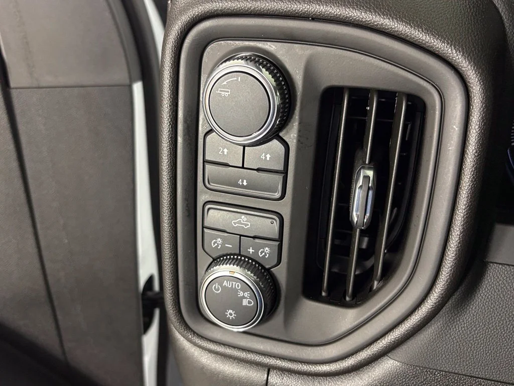 Used 2024 White GMC Pro image 20
