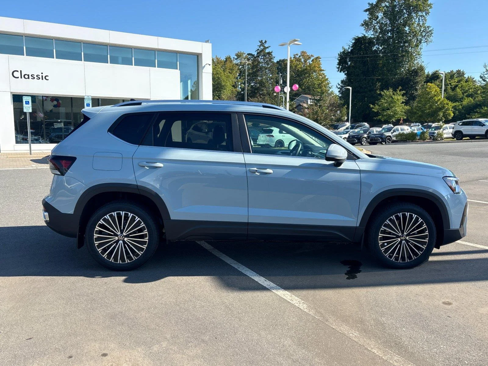 New 2027 Monument Gray Volkswagen SE image 6