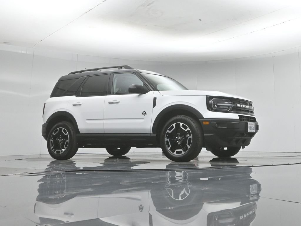 Used 2023 White Ford Outer Banks image 4