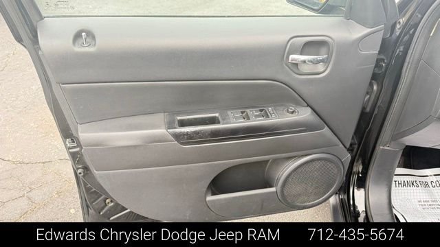 Used 2017 Black Jeep Latitude image 14