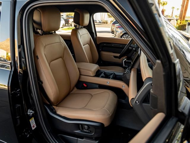 New 2026 Santorini Black Land Rover X-Dynamic SE image 35