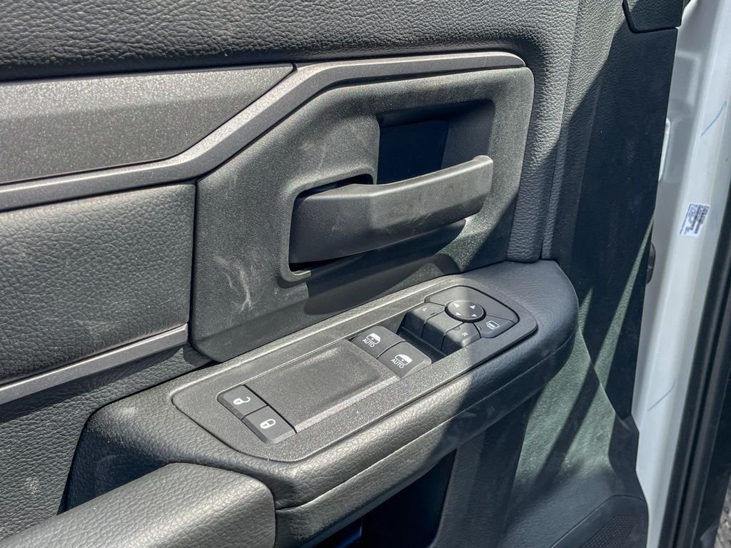 2025 RAM 3500 Chassis Tradesman - Photo 14