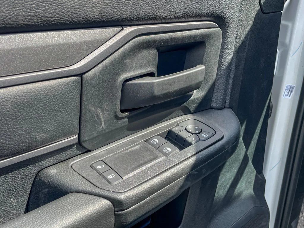 2025 RAM 3500 Chassis Tradesman - Photo 14