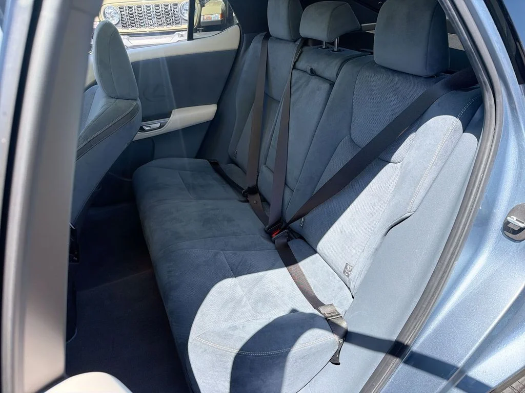 Used 2023  Lexus 450e Luxury image 24