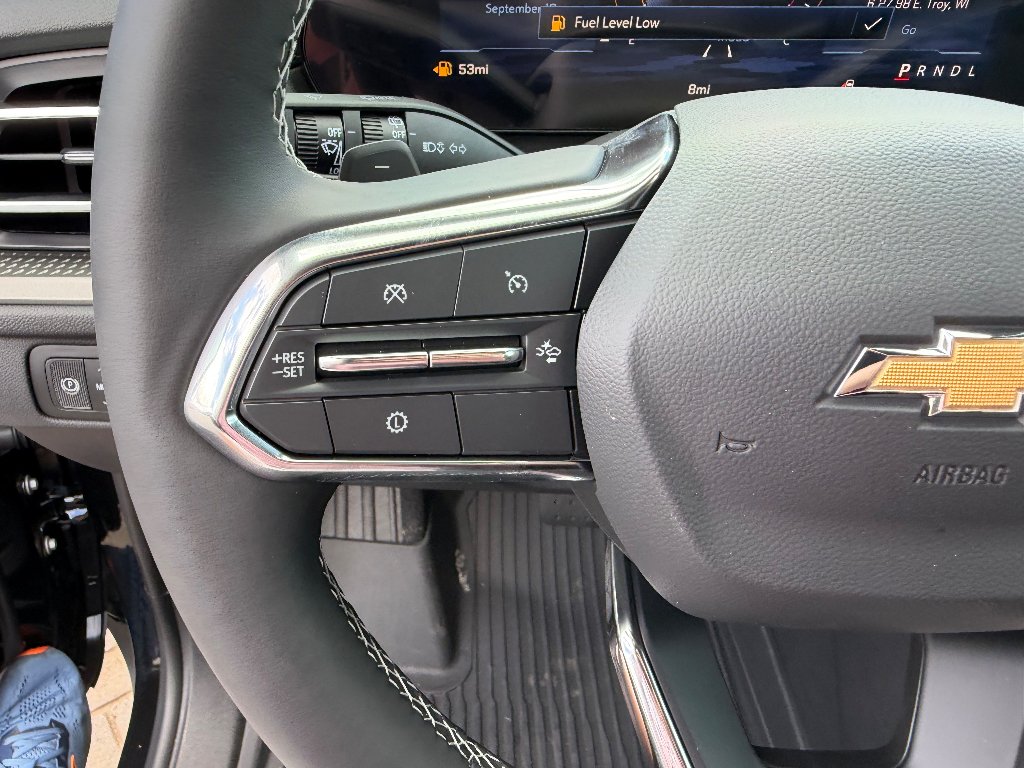 New 2027 Mosaic Black Metallic Chevrolet LT image 28