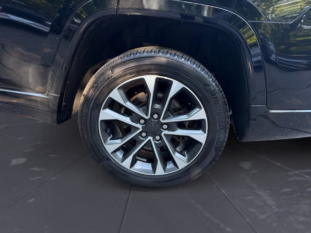 Used 2021 Diamond Black Crystal Pearlcoat Jeep Overland image 47