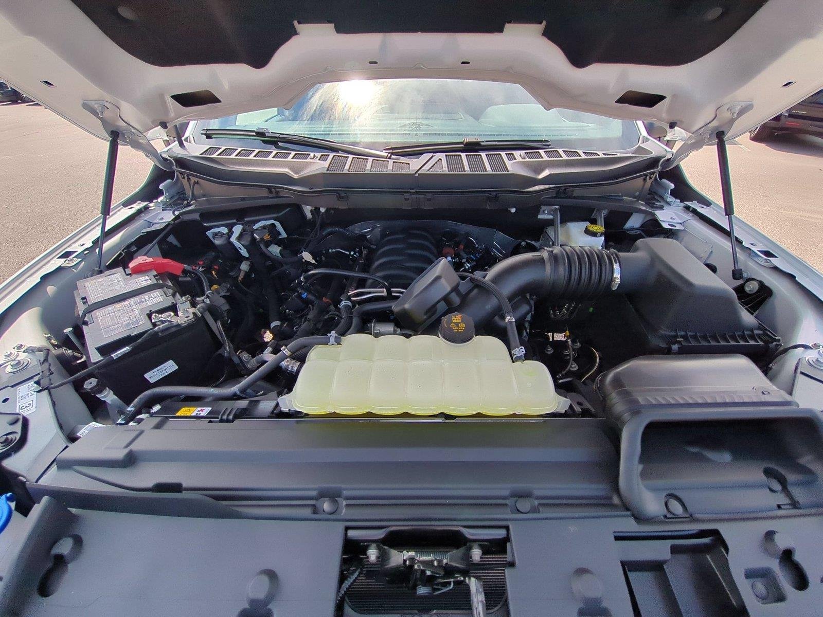 New 2026 Oxford White Ford XLT image 37