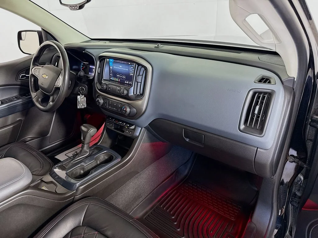 Used 2021 Black Chevrolet 4WD Z71 image 28