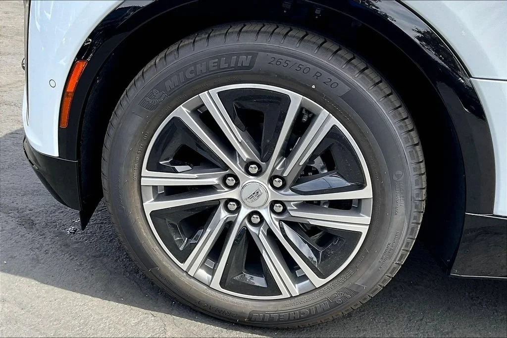 New 2026 Vibrant White Tricoat Cadillac Luxury image 10