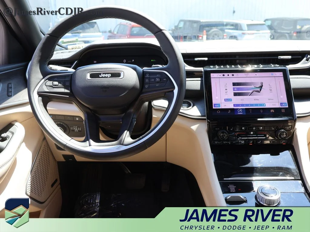 Used 2022 White Jeep 4xe image 19
