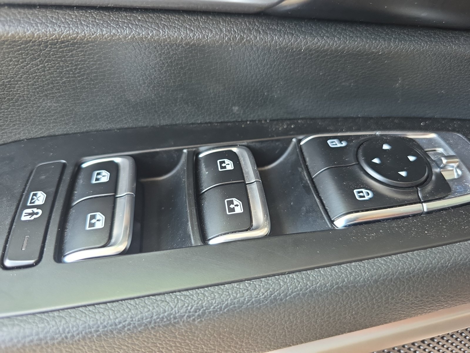 Certified Used 2025 Dark Moss Kia S image 26