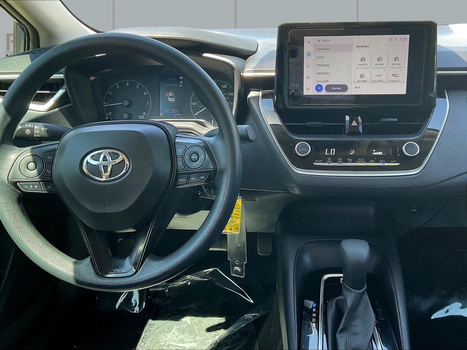 Used 2024  Toyota LE image 19
