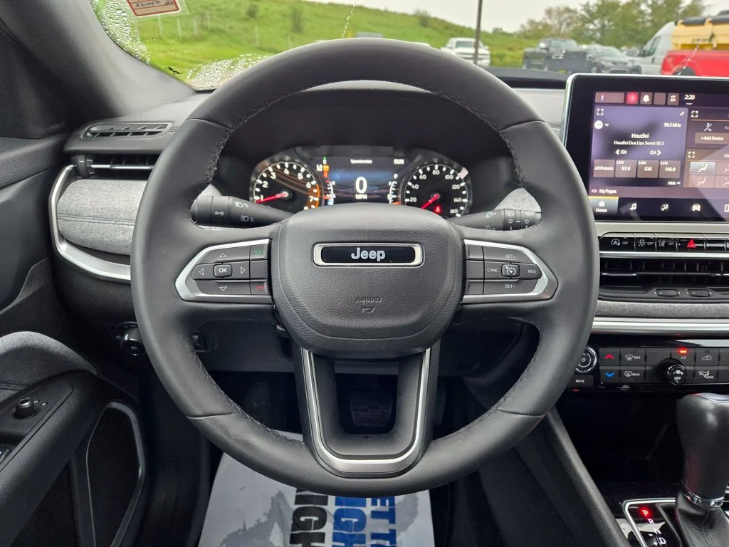 Certified Used 2023 White Jeep Latitude image 19
